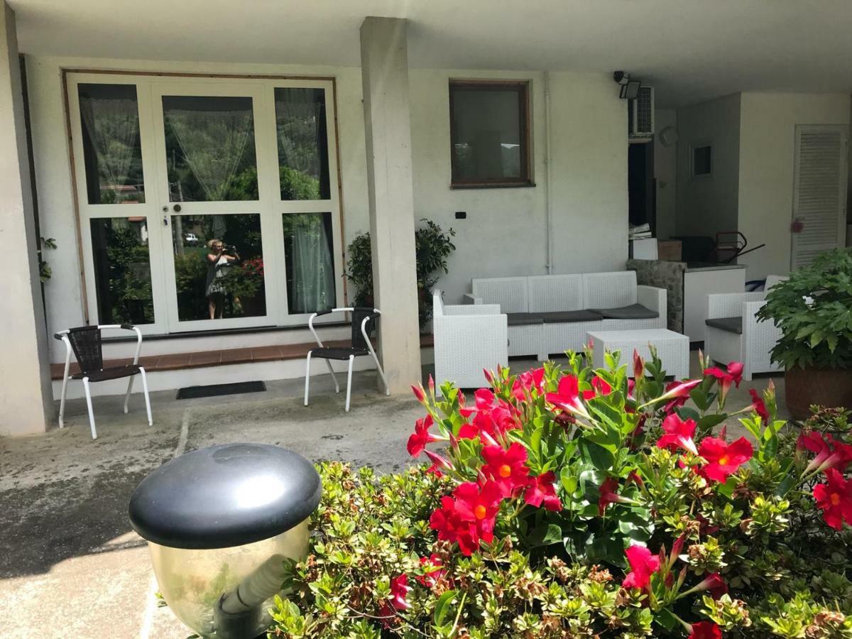Parte Di Casa Con Giardino E Piscina Pietrasanta Exterior foto